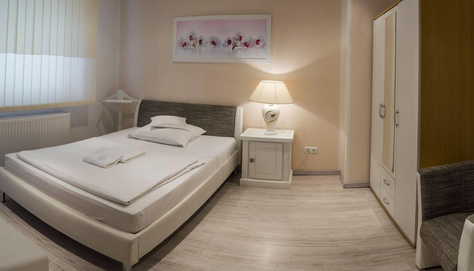 Pension Donau Grill Ανόβερο Εξωτερικό φωτογραφία